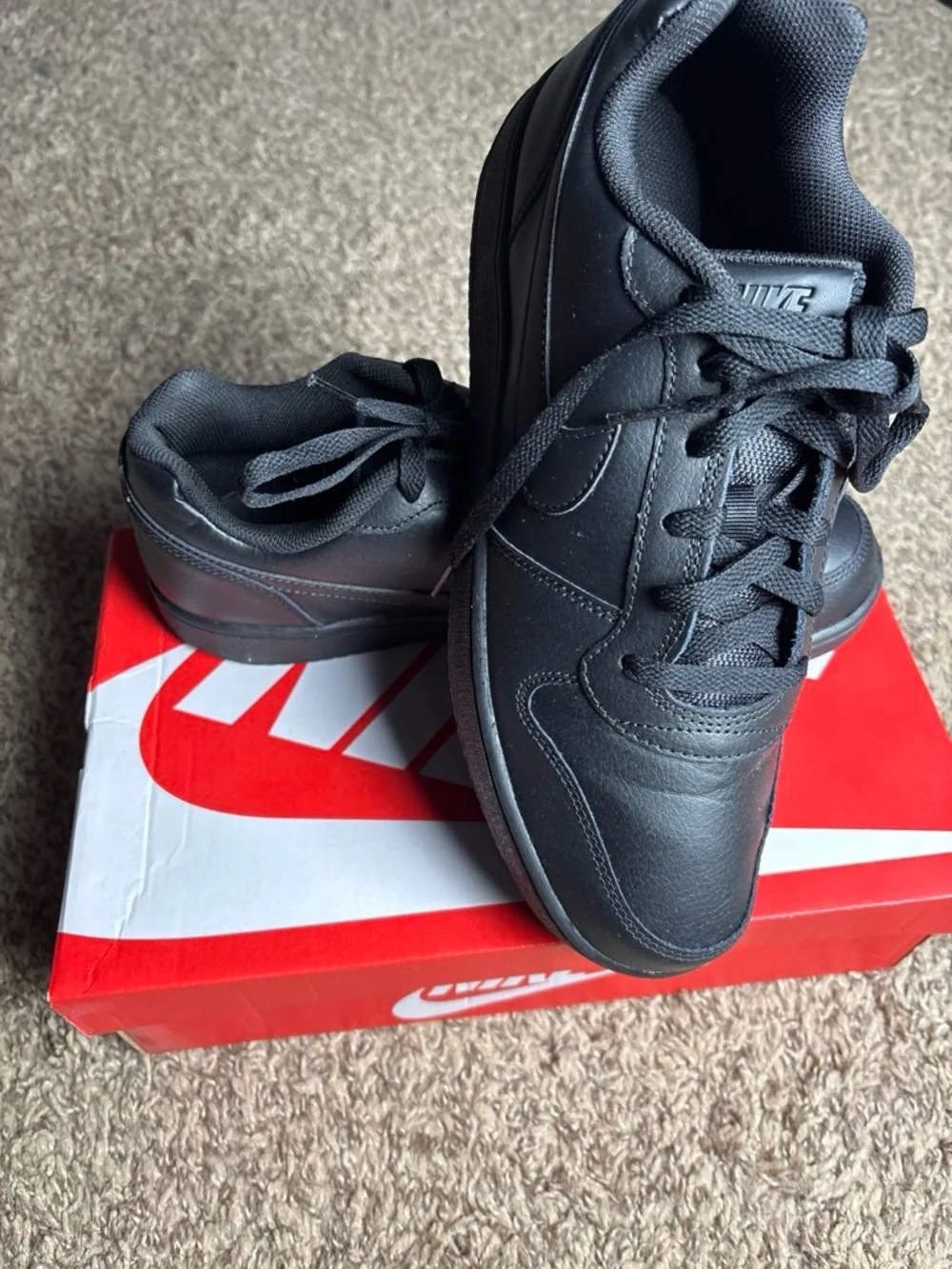 Nike low top